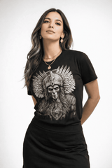 Playera negra Cultura Wear con ilustración mexa de inspiración indígena y estética oscura