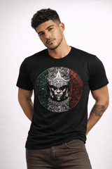 Playera mexicana negra con ilustración de rostro imperial prehispánico en círculo tricolor