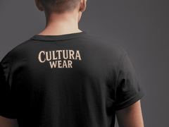 Playera Corazón de Raíces Oscuras – Estilo de Tatuaje Neotradicional oscuro