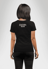 Playera Corazón de Raíces Oscuras – Estilo de Tatuaje Neotradicional oscuro