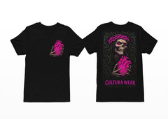 Playera Corazón Maldito – Estilo de Tatuaje Blackwork y Neotradicional