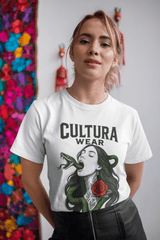 Playera Mujer Serpiente y Rosa – Estilo Tatuaje Neo Tradicional