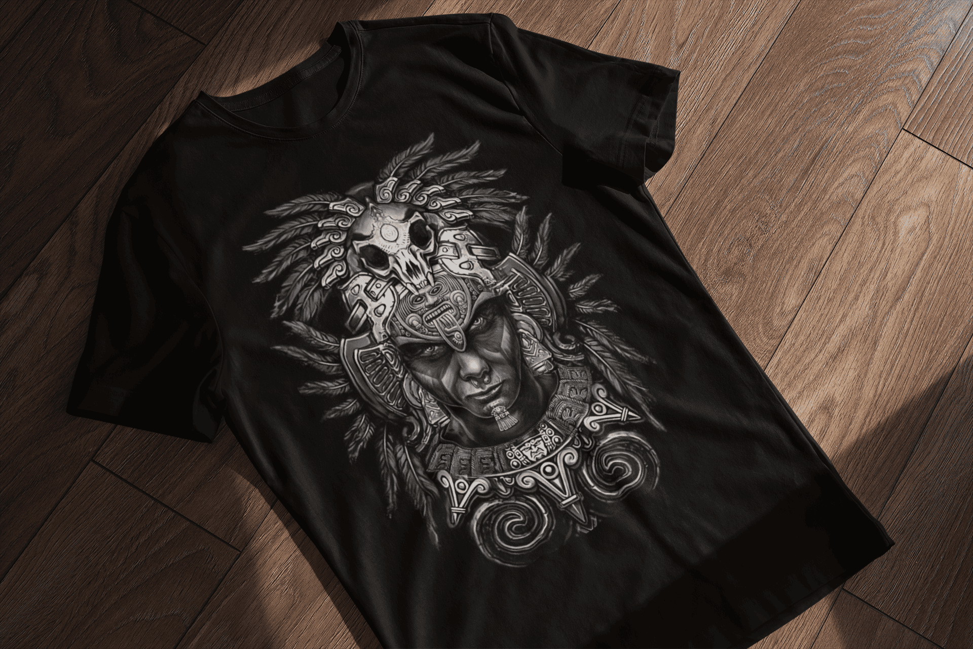 Playera streetwear con diseño de rostro azteca y tocado ceremonial oscuro