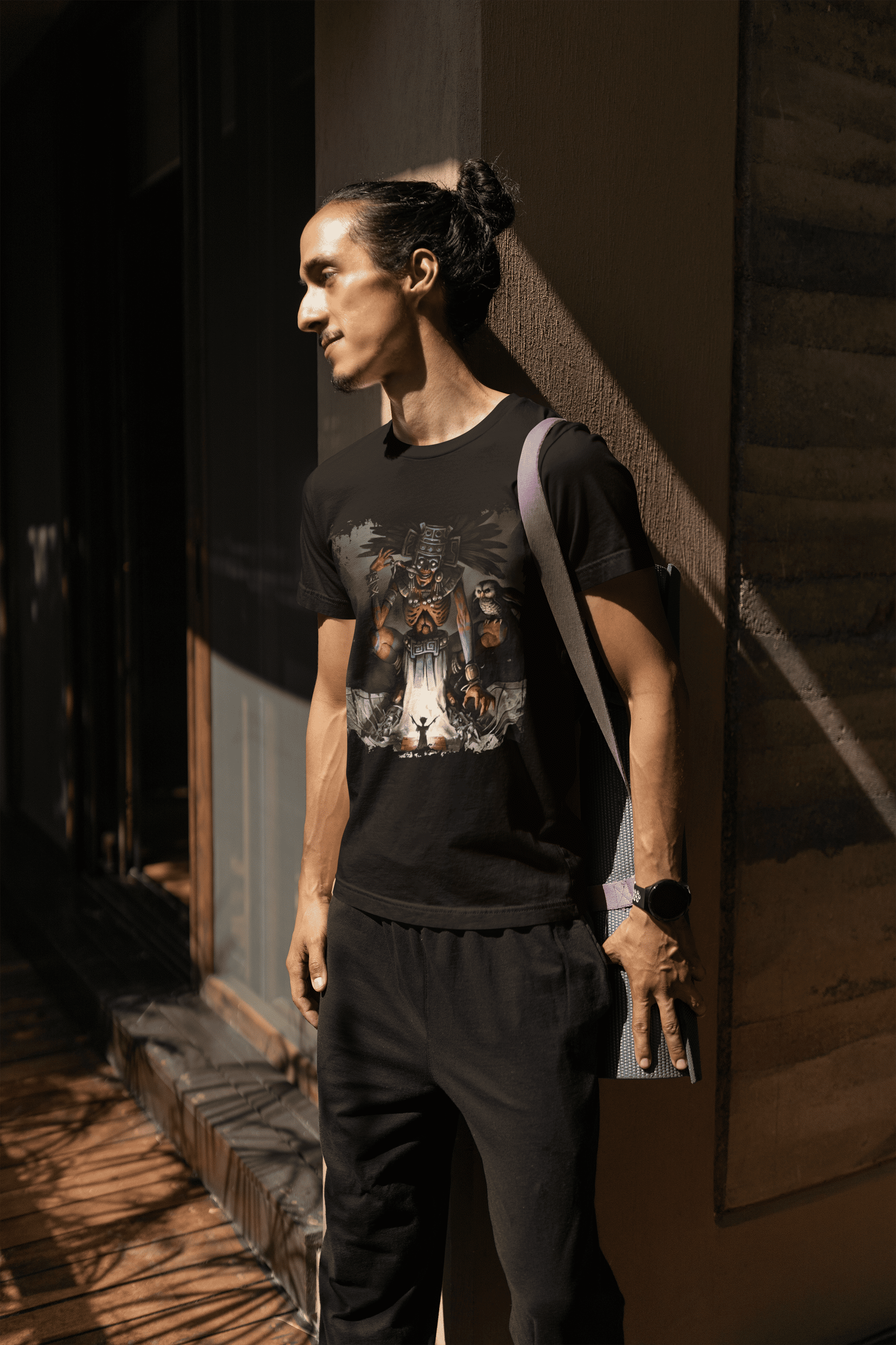 Playera Cultura Wear con arte mexa simbólico e intenso