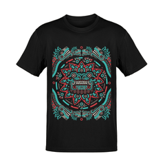 Playera negra con diseño de máscara ceremonial y mandala solar en rojo y turquesa