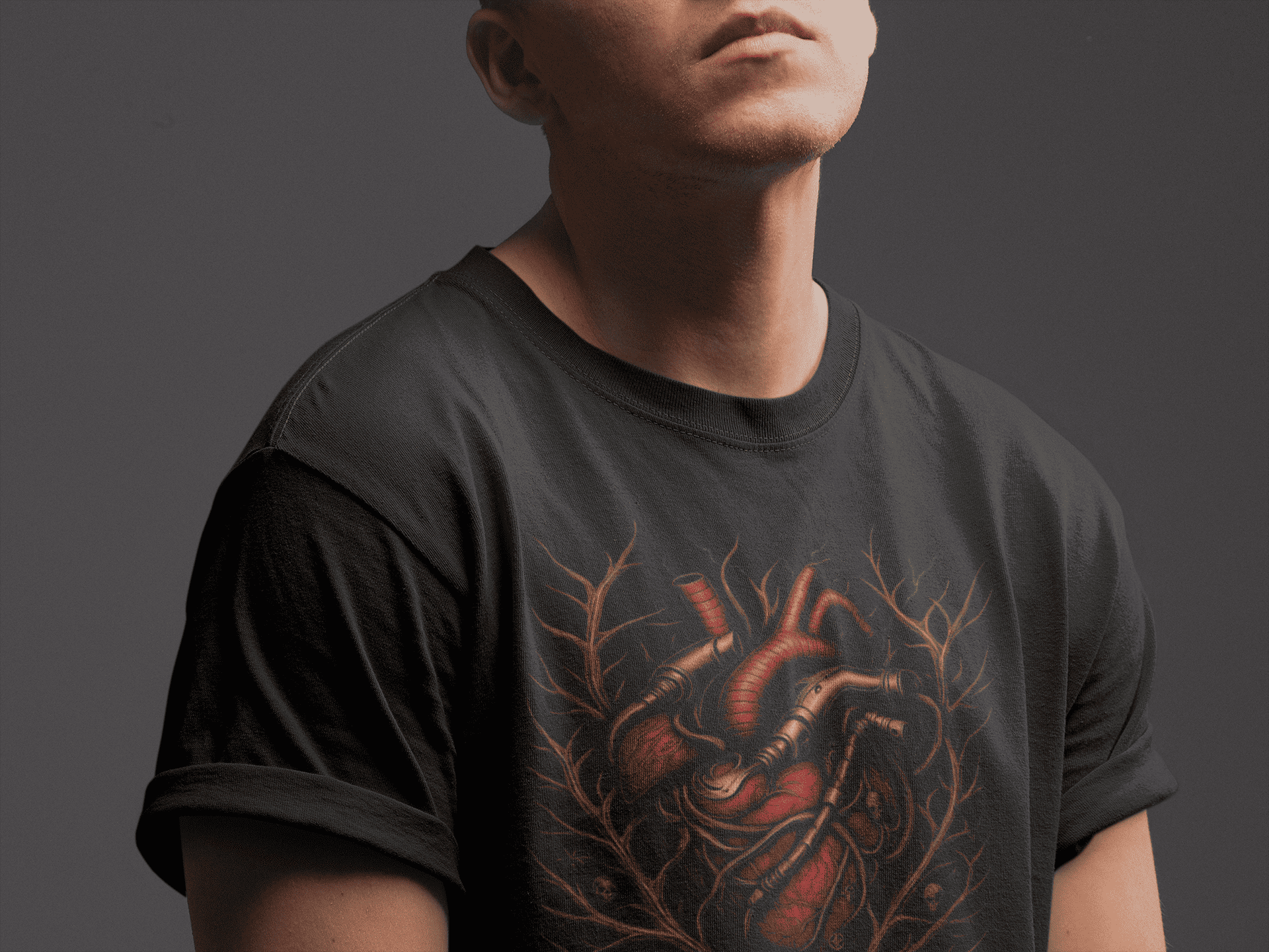 Playera Corazón de Raíces Oscuras   – Estilo de Tatuaje Neotradicional oscuro
