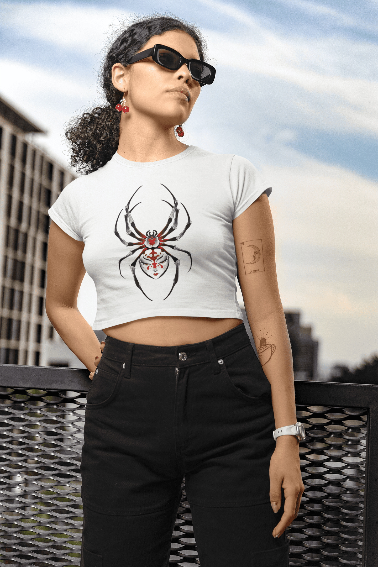 Camiseta Velvet Spider - Arte de Sun Jink x Alur Studio