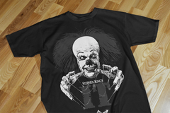Camiseta del original Pennywise de la pelicula de Eso  - Ideal para Halloween - Para Fans del Cine de Terror