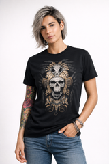 Modelo femenina usando playera negra Mexa con diseño de doble calavera de inspiración prehispánica y estilo tatuaje