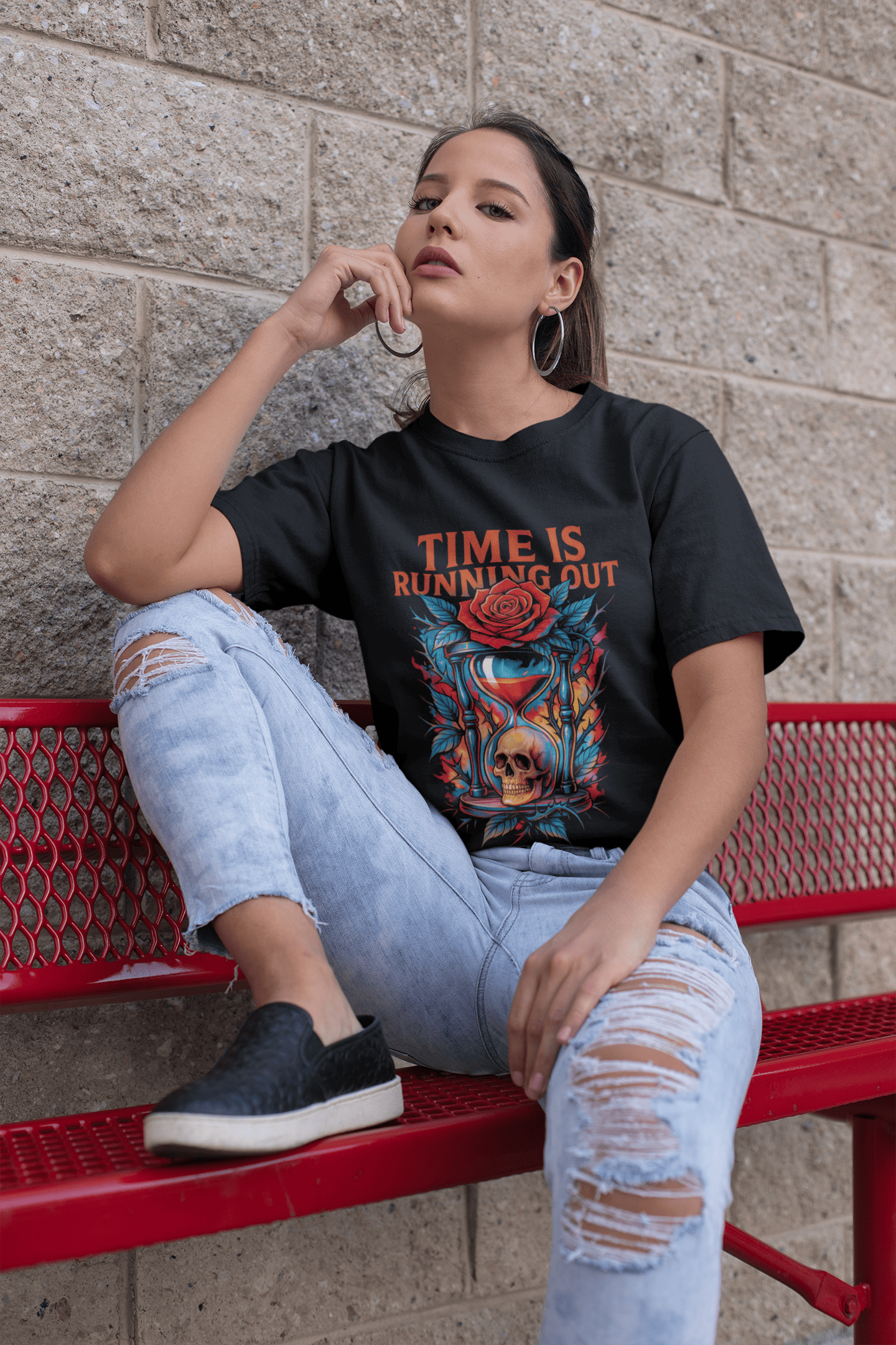 Playera Time Is Running Out – Estilo Gótico y Rockero | Reloj, Fuego y Calavera