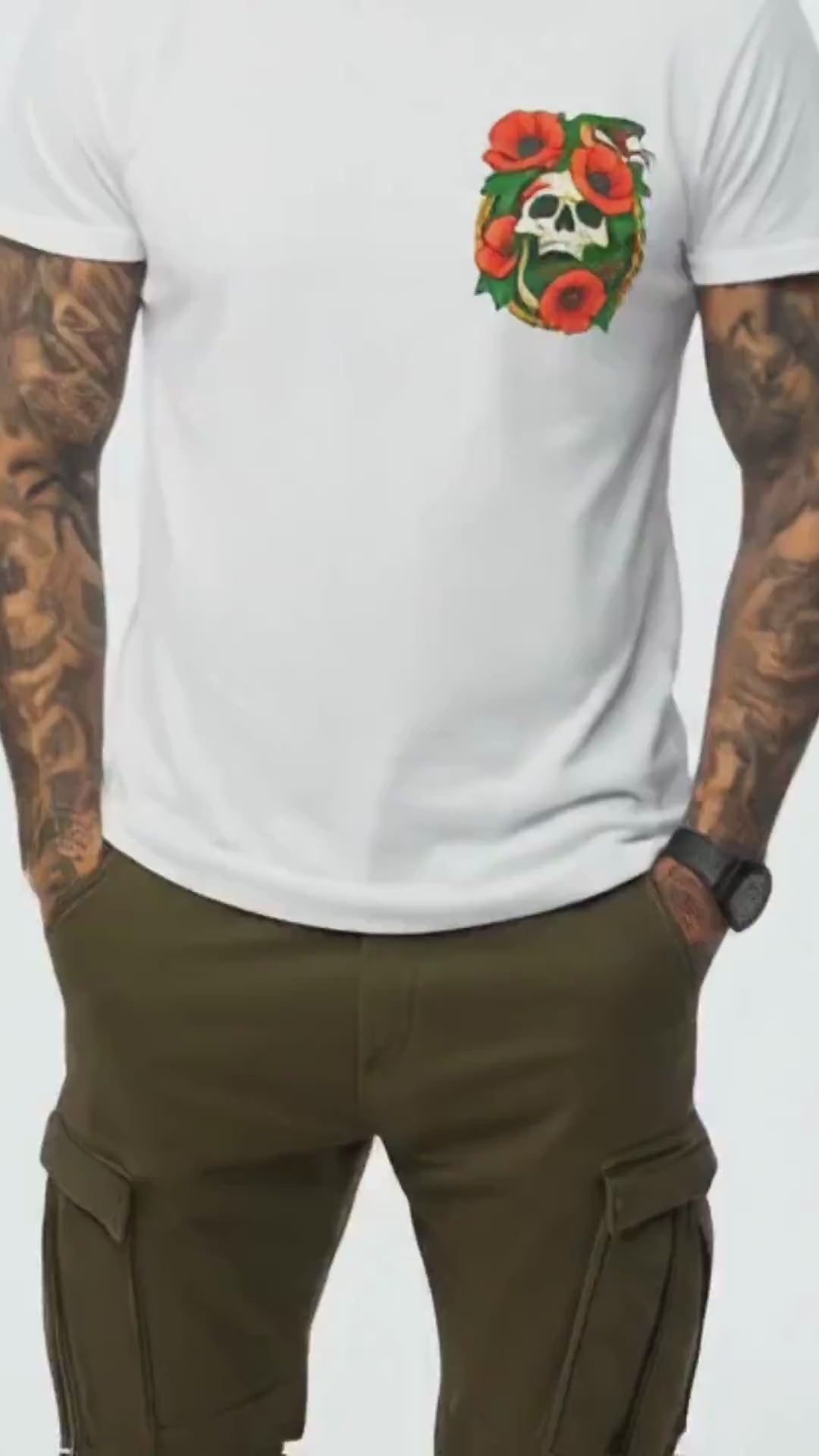 Playera Entre Pétalos y Colmillos – Arte Mortal en tu Espalda