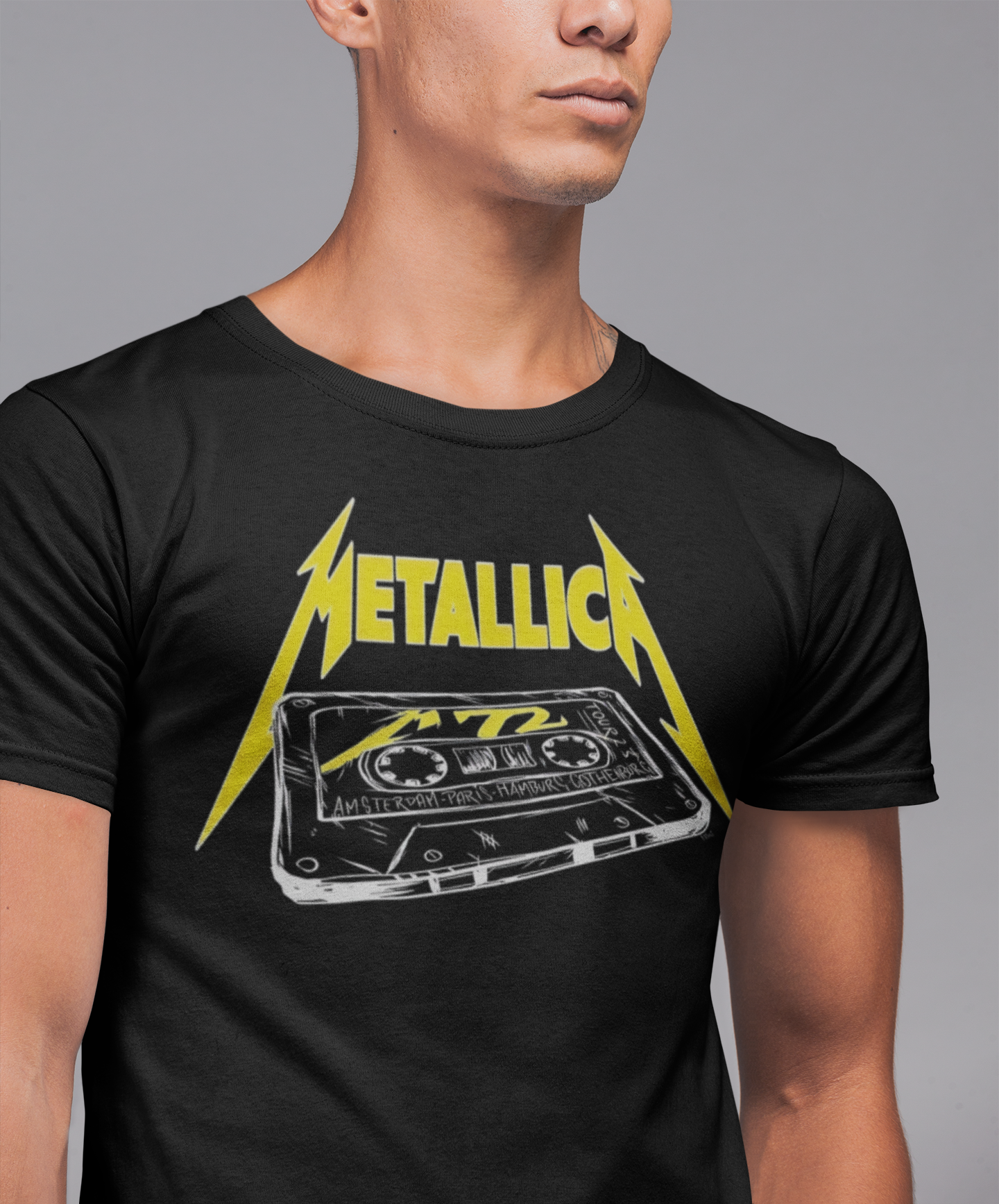 Playera Metallica - M72 World Tour - Cassete - Edición Limitada  - Color Negro