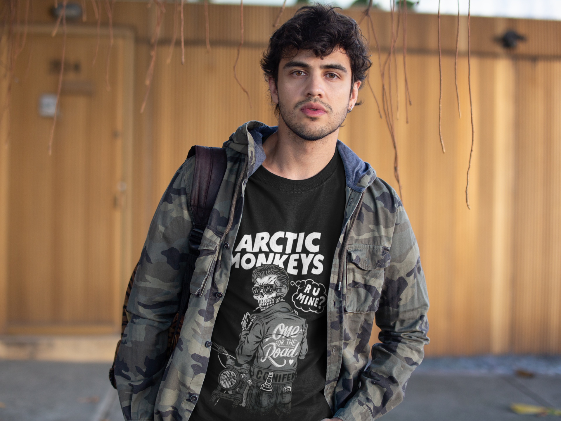 Playera Arctic Monkeys "One for the Road": ¡Un viaje al rock de los 2000