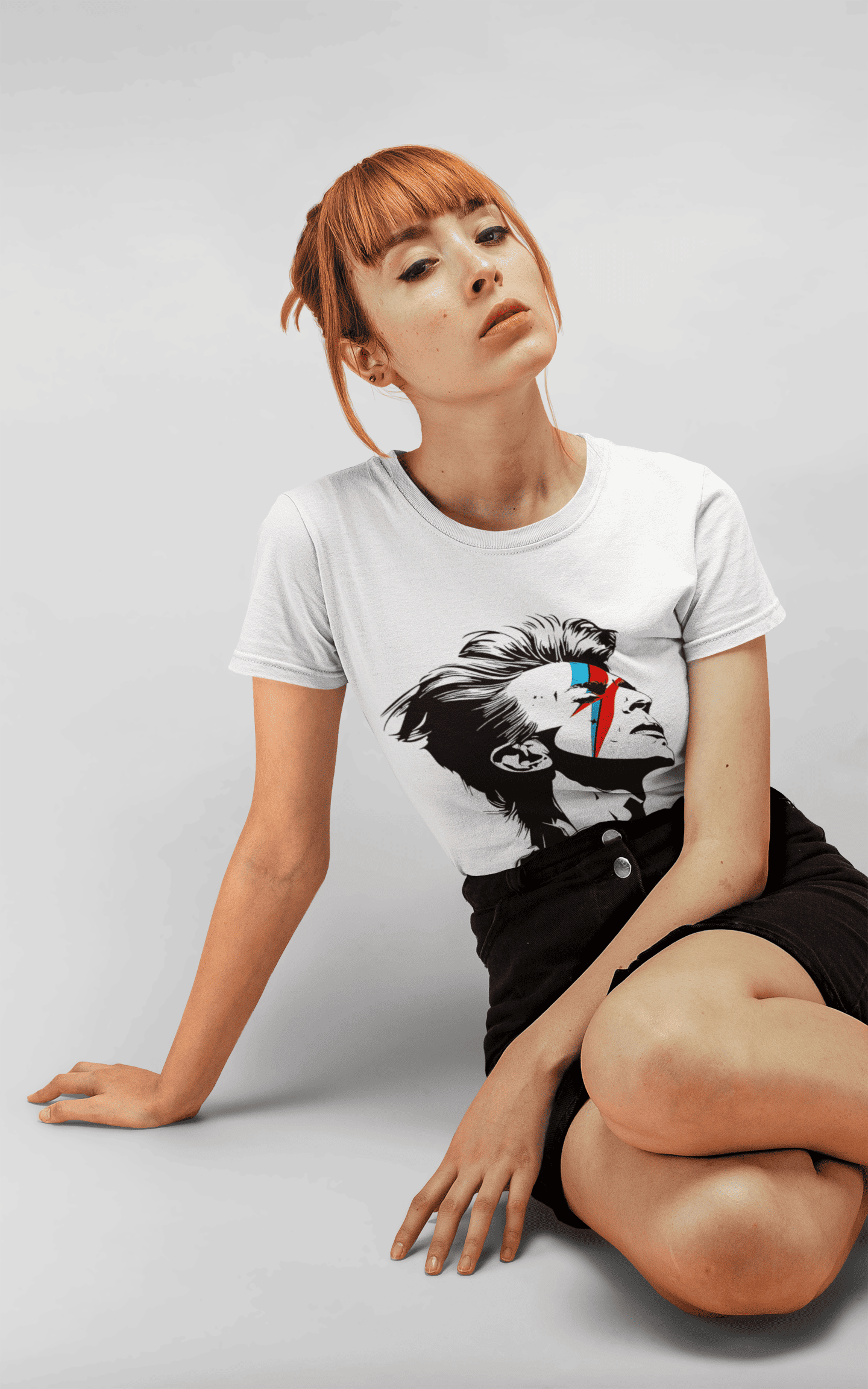 Playera Glam Legend – Estilo Retro con Rayo Rebelde